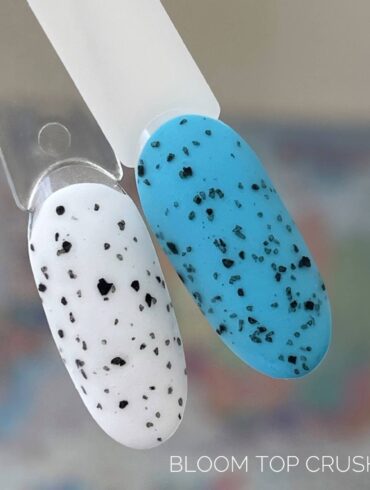 Топ Bloom CRASH №4 15 мл (топ матовый с черными хлопьями)